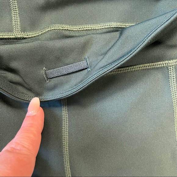 GAPFIT 20” Sculpt fit compression tights SZ MED - Picture 4 of 4